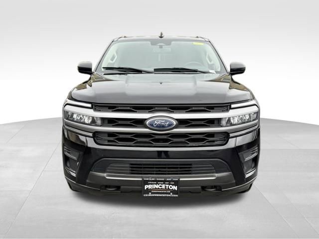 Used 2023 Ford Expedition Max XLT AWD/4WD image 2