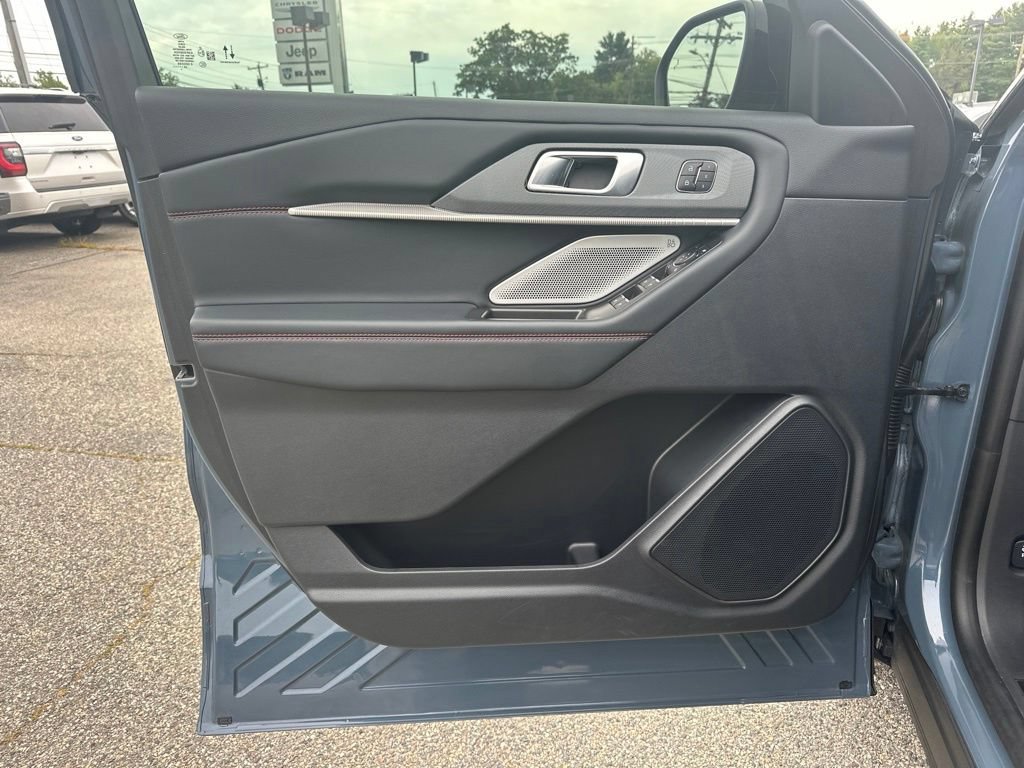 Used 2025 Ford Explorer ST w/ Sun And Sound Package AWD/4WD image 15