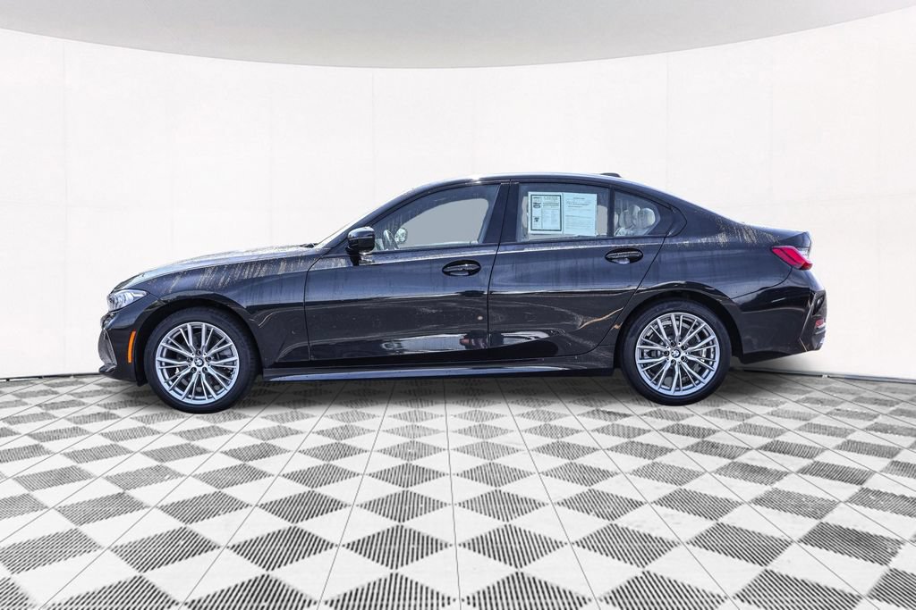Used 2023 BMW 330i xDrive Sedan w/ Driving Assistance Package AWD/4WD image 17