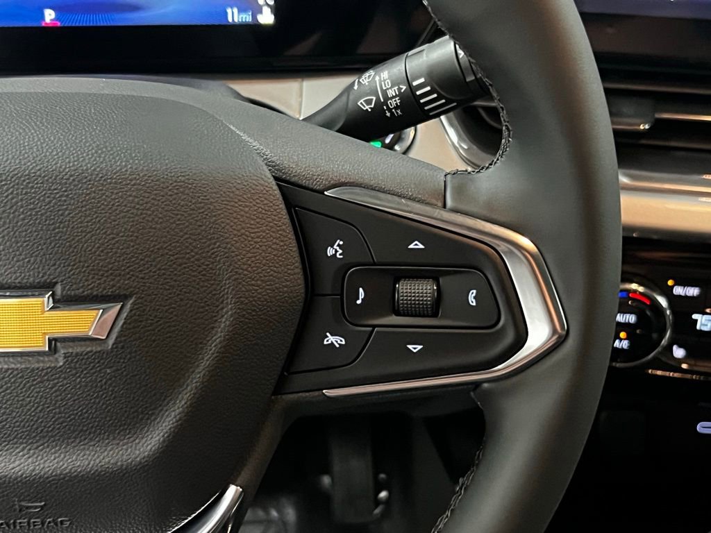 New 2026 Chevrolet Trax LT w/ Sunroof Package image 13