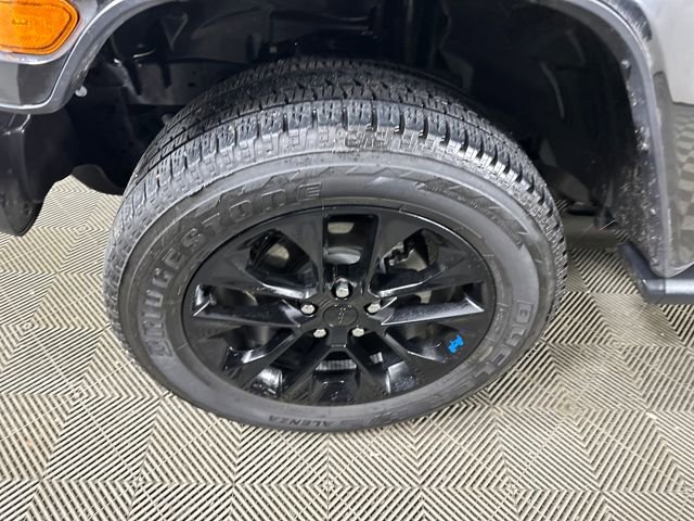 Used 2022 Jeep Wrangler Unlimited Sahara w/ Cold Weather Group image 9