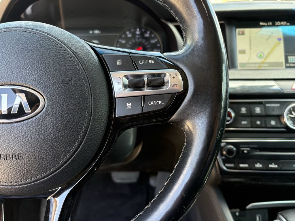Used 2018 Kia Cadenza Limited FWD image 17