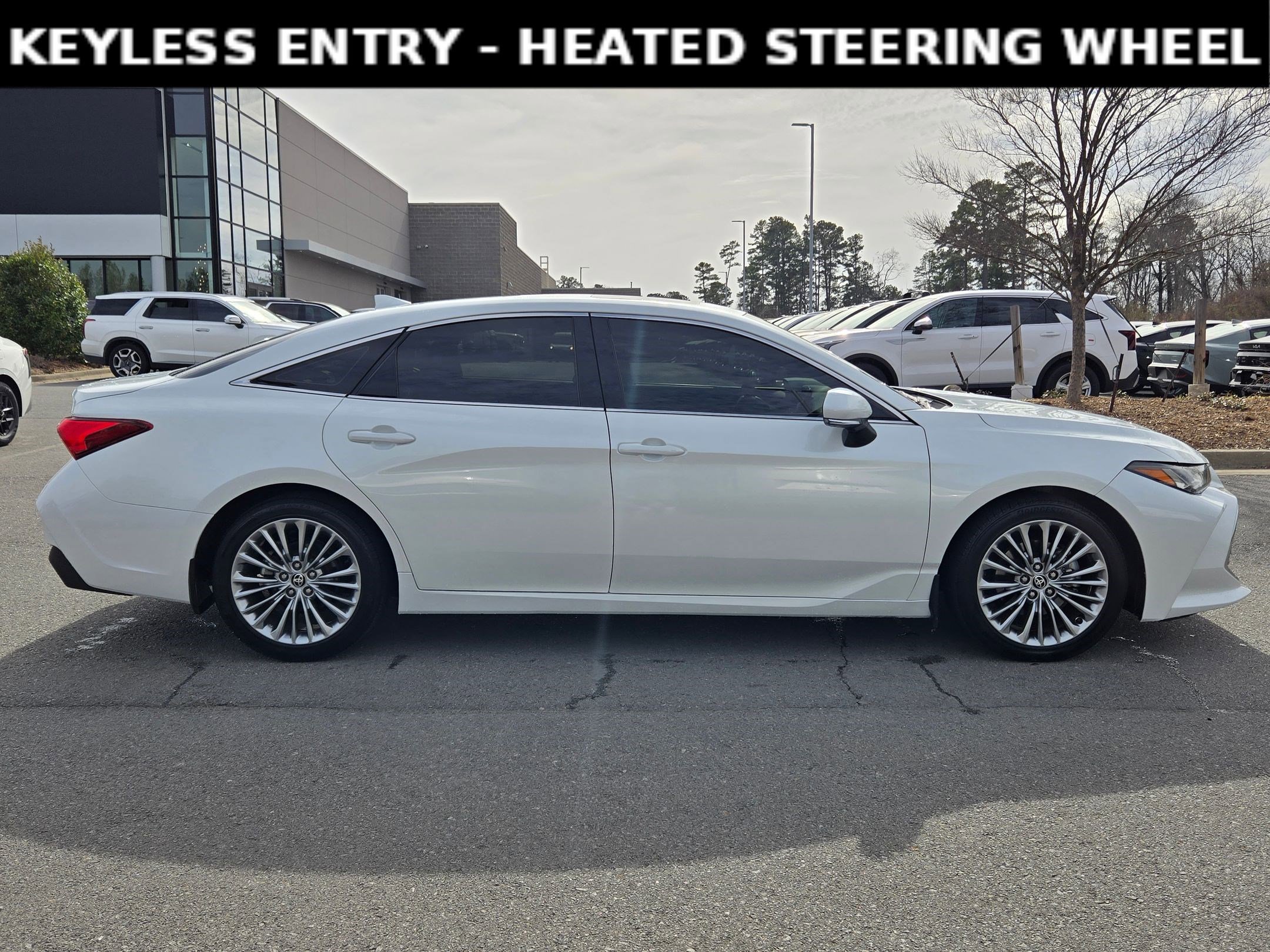 Used 2022 Toyota Avalon Limited w/ Advanced Safety Package image 8