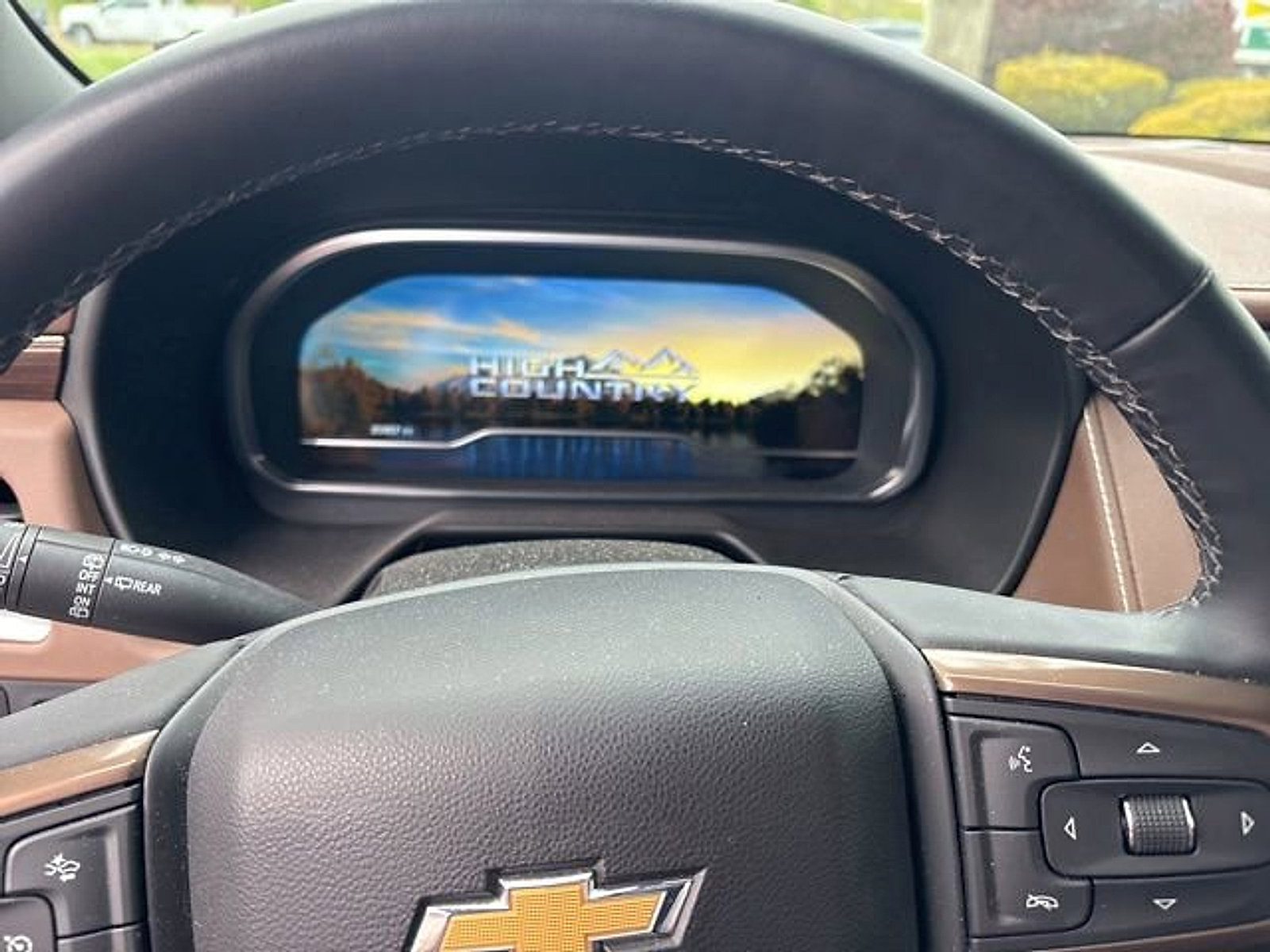 Used 2024 Chevrolet Suburban High Country AWD/4WD image 9
