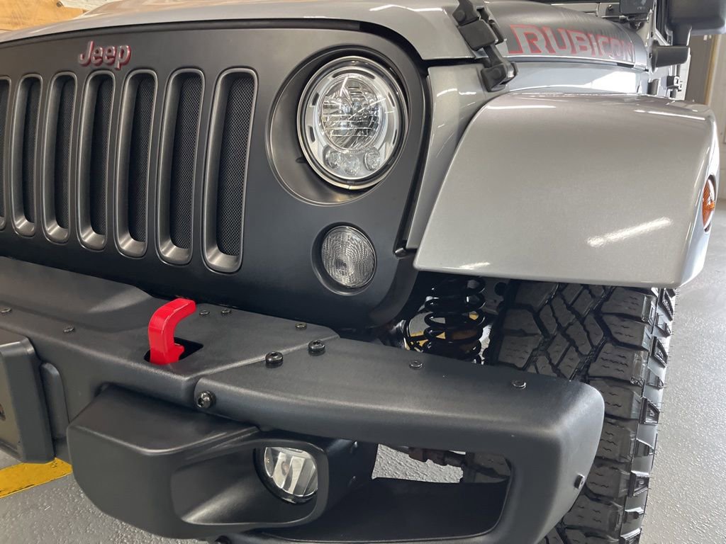 Used 2017 Jeep Wrangler Unlimited Rubicon AWD/4WD image 9