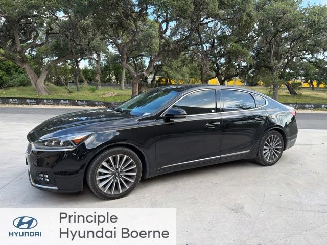 Used 2017 Kia Cadenza Technology