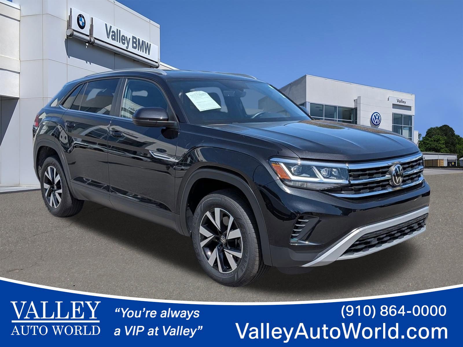 Used 2023 Volkswagen Atlas Cross Sport SE AWD/4WD image 1