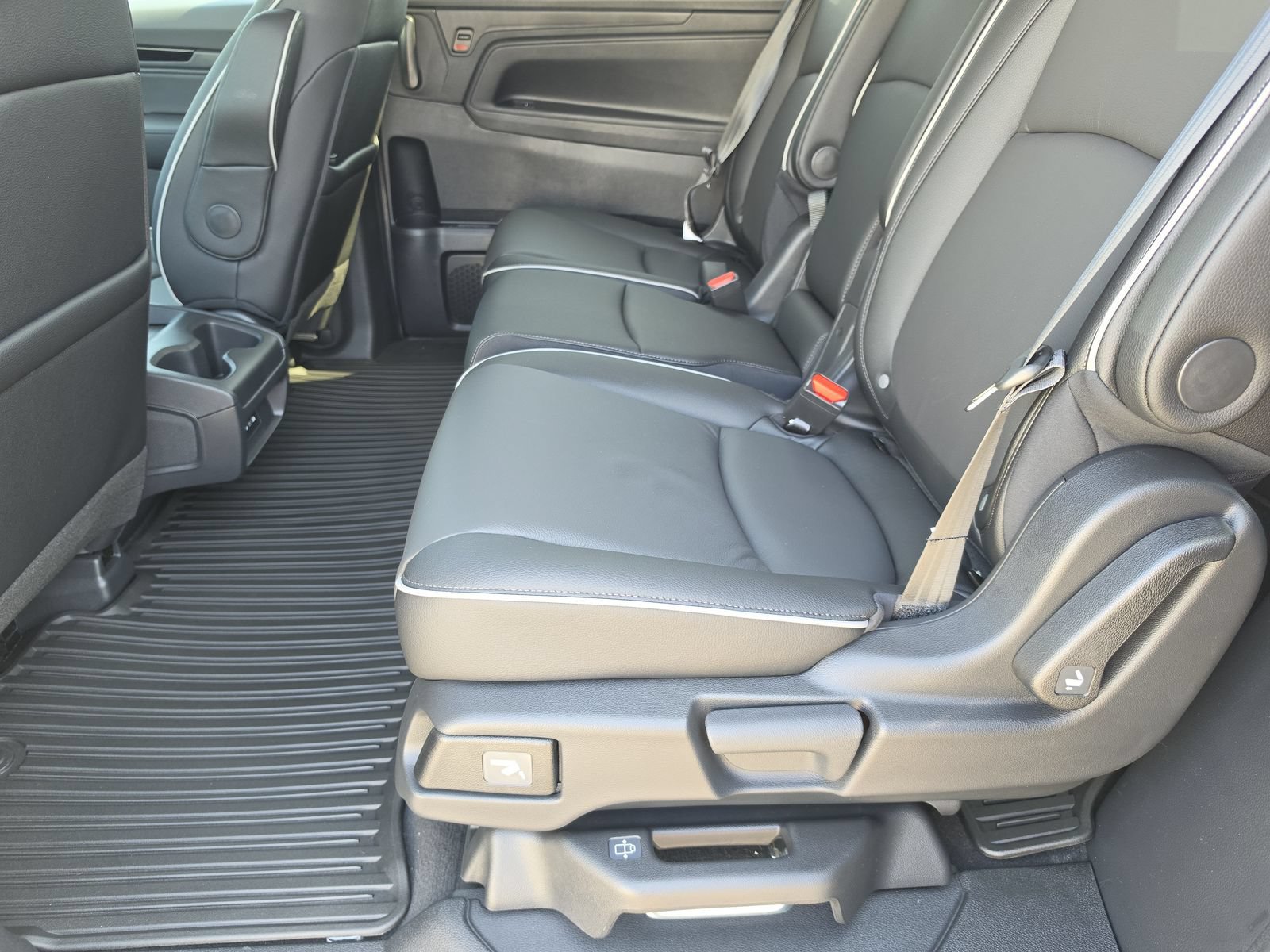New 2026 Honda Odyssey Touring image 12