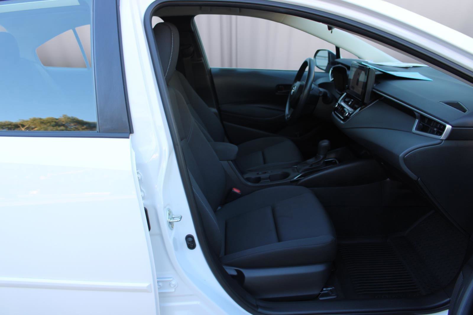 Certified 2024 Toyota Corolla LE image 33