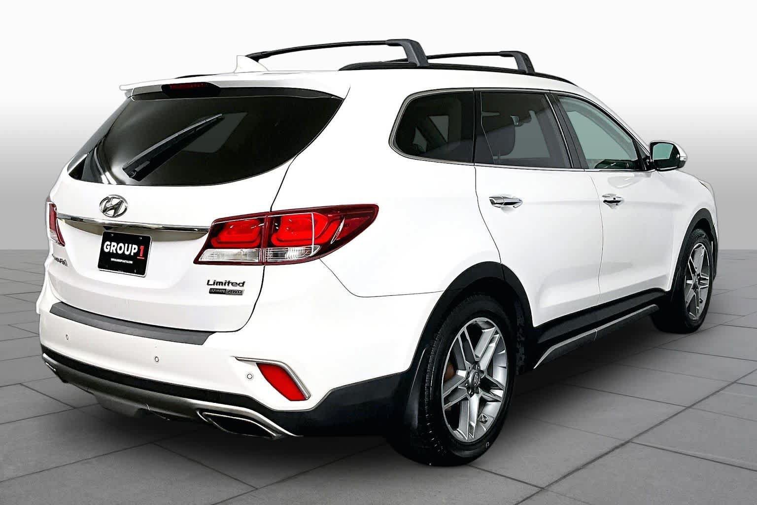 Used 2017 Hyundai Santa Fe Limited AWD/4WD image 13