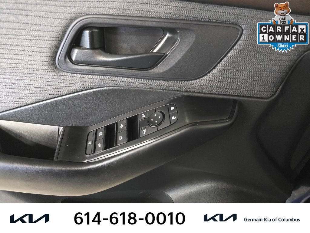 Used 2023 Nissan Rogue S AWD/4WD image 25