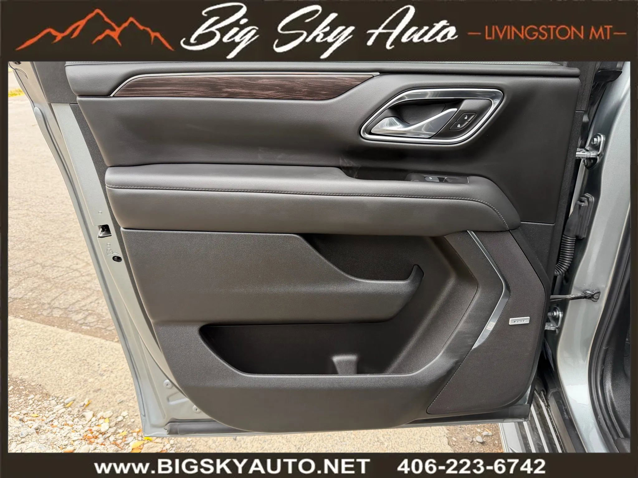 Used 2024 Chevrolet Suburban LT image 17