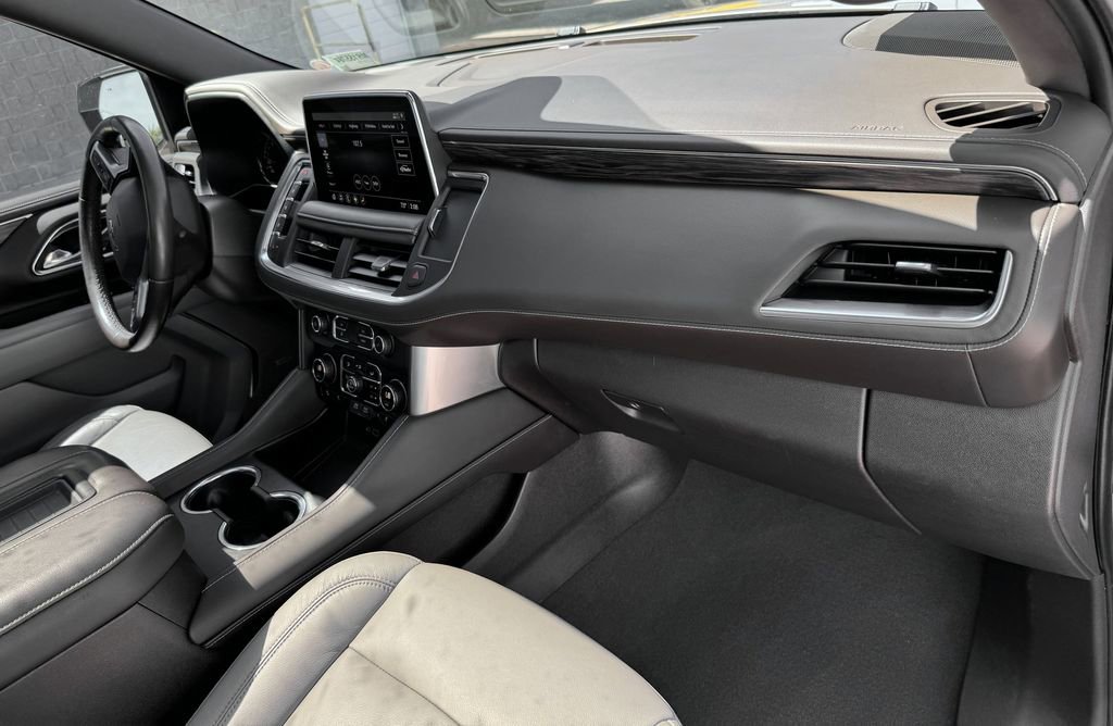 Used 2021 Chevrolet Tahoe Z71 w/ Z71 Signature Package AWD/4WD image 31