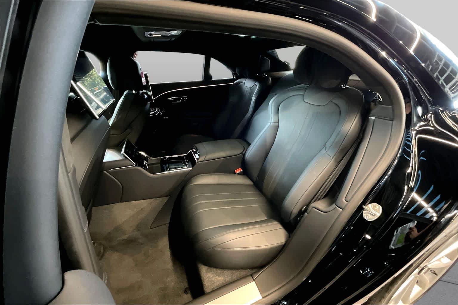 Used 2023 Bentley Flying Spur Plug-In Hybrid AWD/4WD image 21
