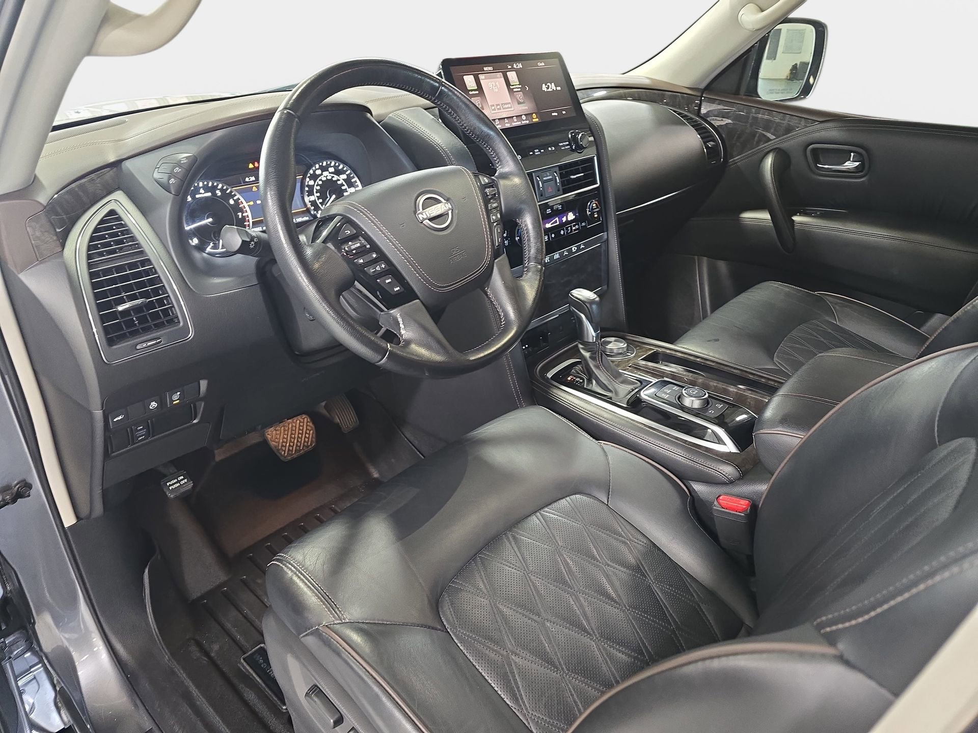Used 2023 Nissan Armada Platinum w/ Captain's Chairs Package AWD/4WD image 16