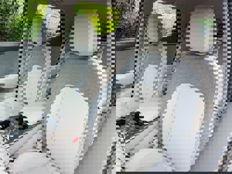 Used 2025 Genesis GV60 RWD image 44