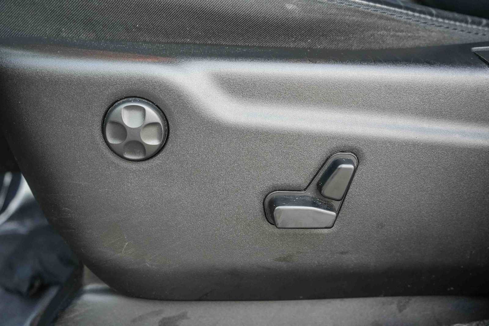 Used 2018 Jeep Grand Cherokee Limited image 20