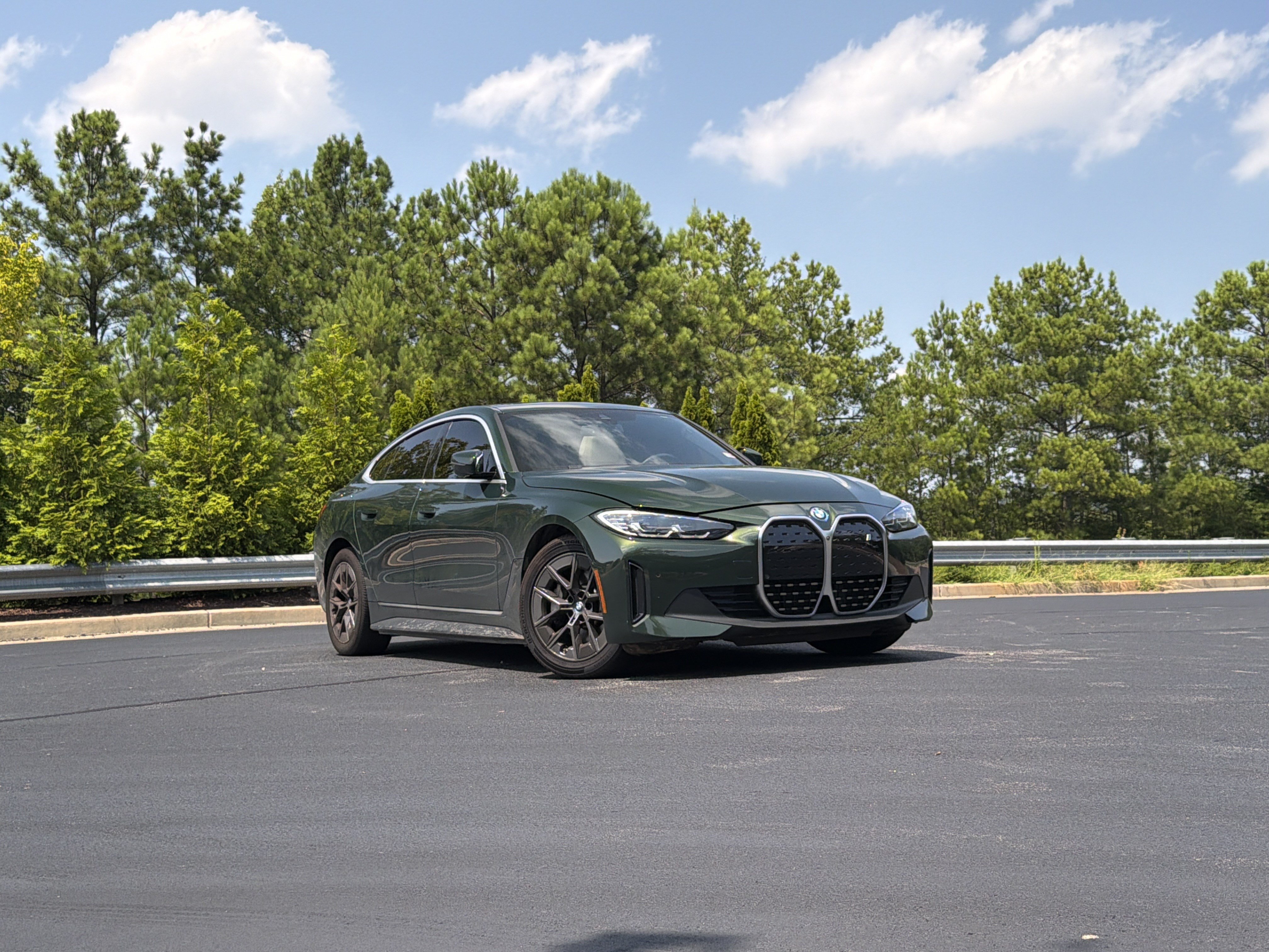 Used 2023 BMW i4 eDrive40 w/ Premium Package RWD image 3