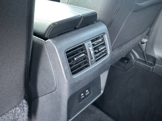 Used 2023 Nissan Rogue SV image 30