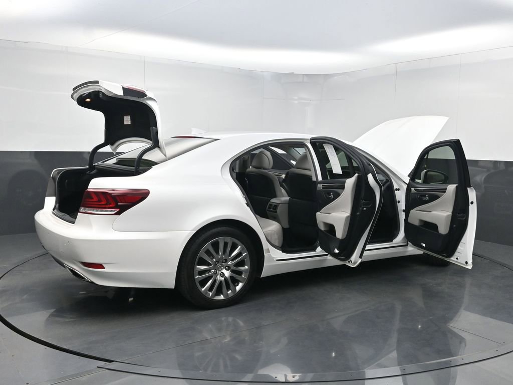 Used 2016 Lexus LS 460 w/ Comfort Package image 41