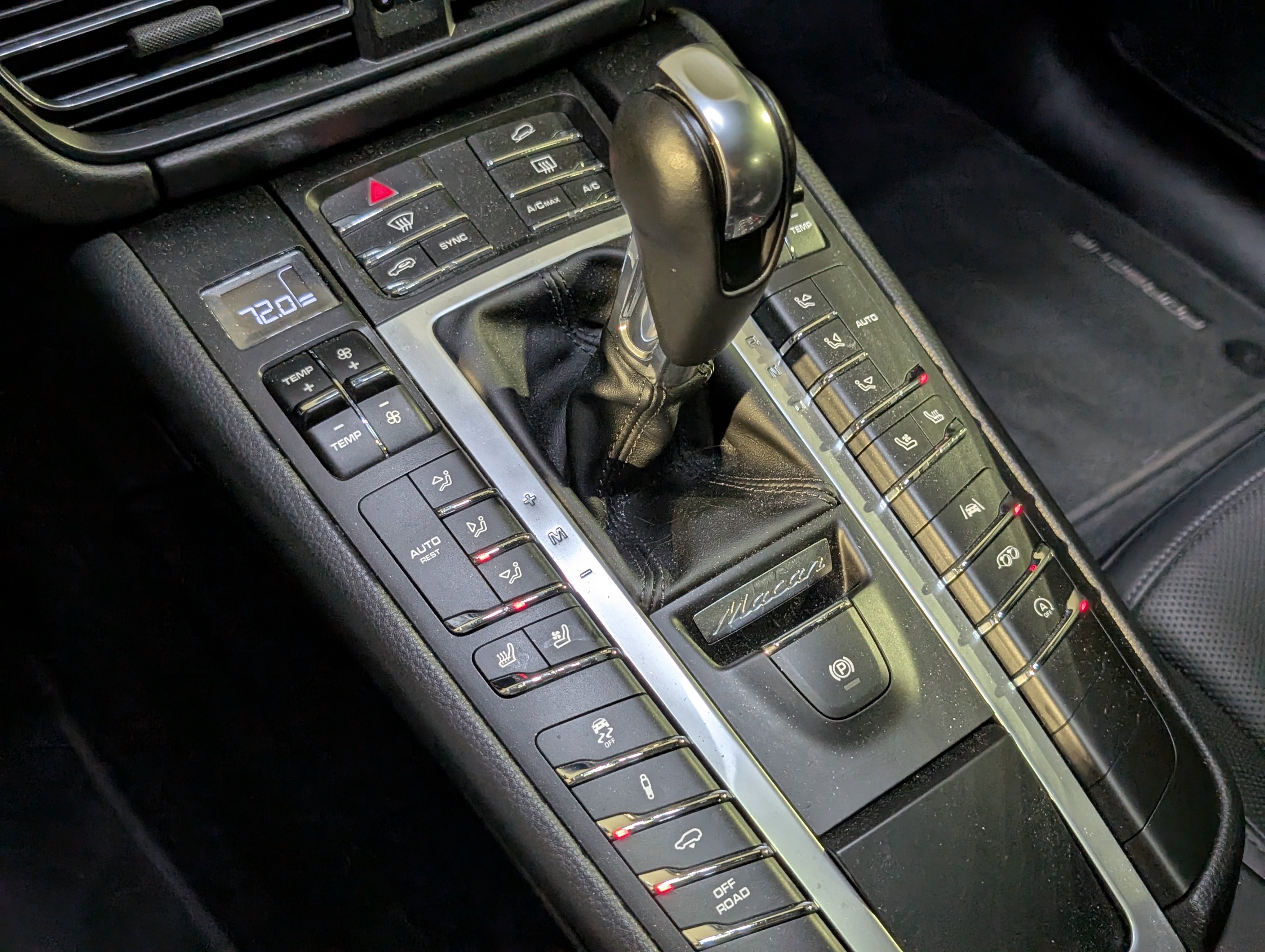 Certified 2020 Porsche Macan GTS image 40