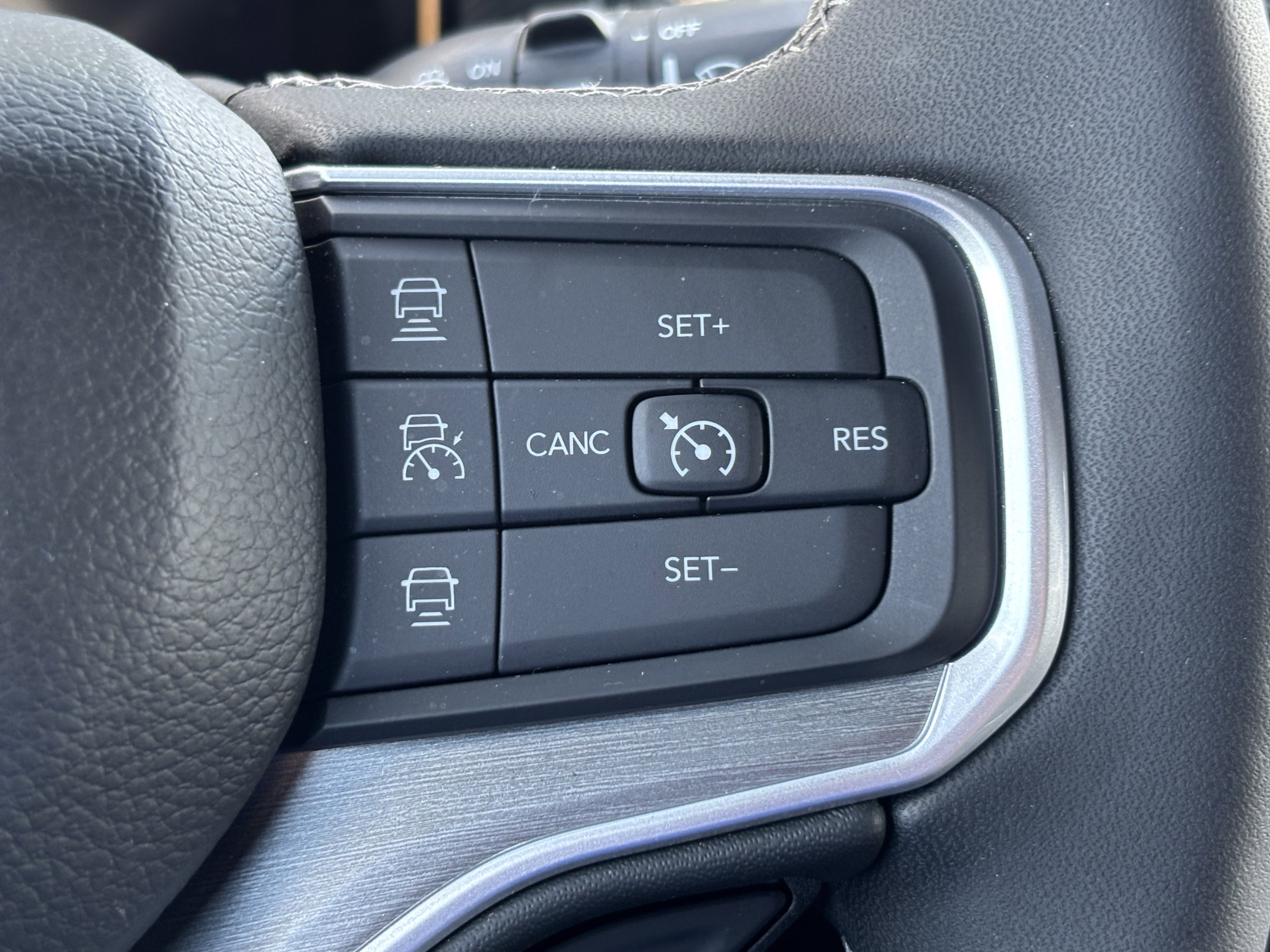 Used 2025 Jeep Wagoneer Series II w/ Convenience Group I AWD/4WD image 20