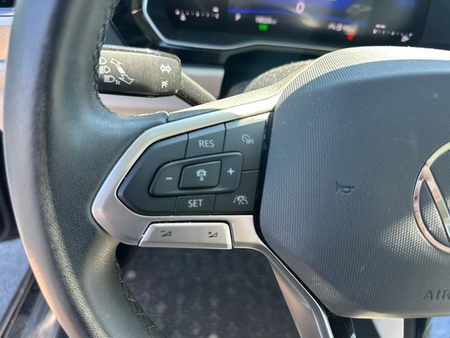 Used 2024 Volkswagen Jetta SE w/ Panoramic Sunroof Package FWD image 17