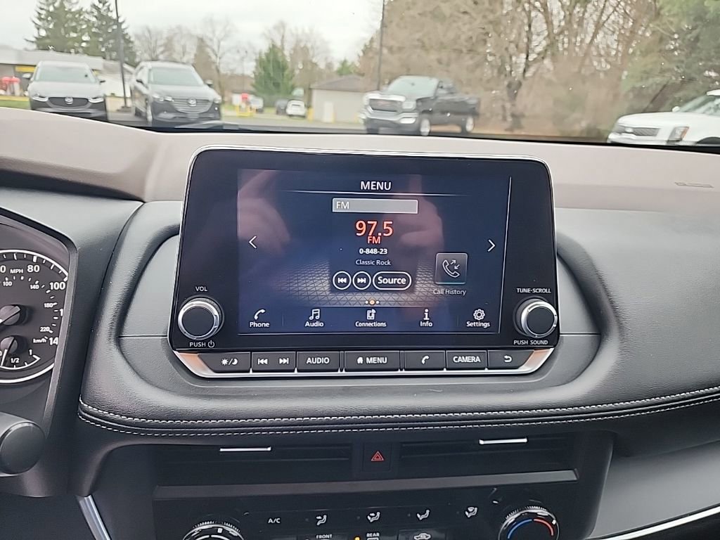 Used 2023 Nissan Rogue S image 19