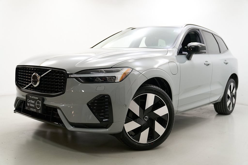 Certified 2024 Volvo XC60 T8 Plus AWD/4WD image 2