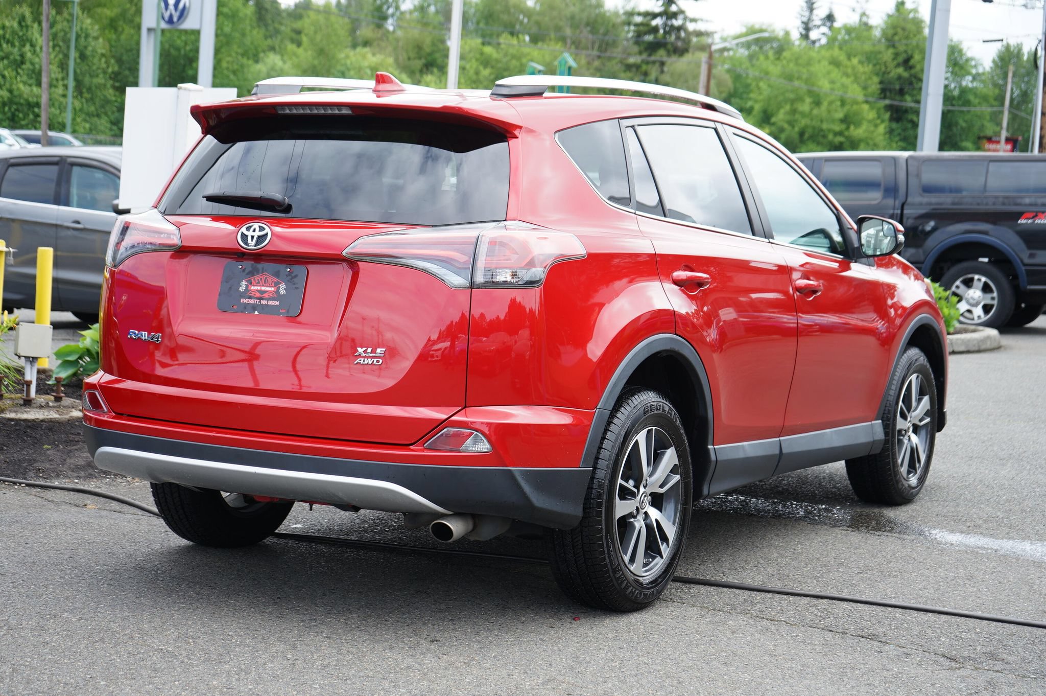 Used 2016 Toyota RAV4 XLE AWD/4WD image 7