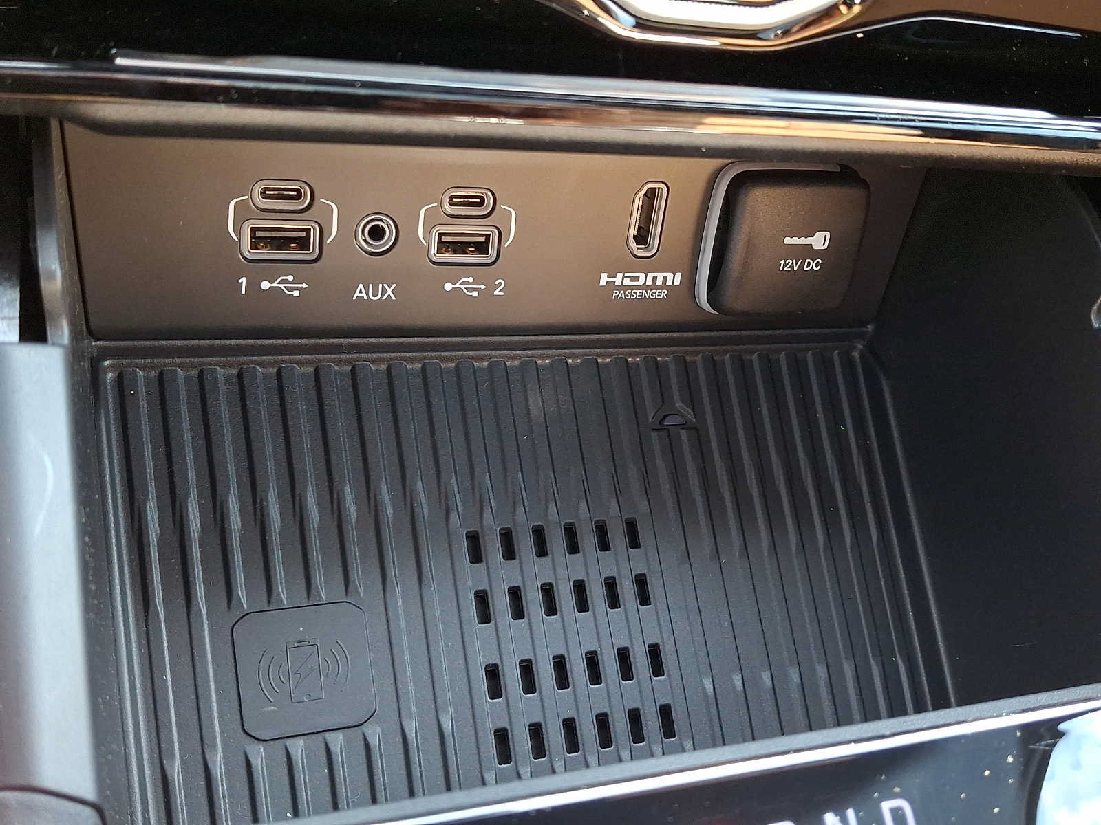 New 2026 Jeep Grand Cherokee Summit w/ Adv Protech Group IV AWD/4WD image 16