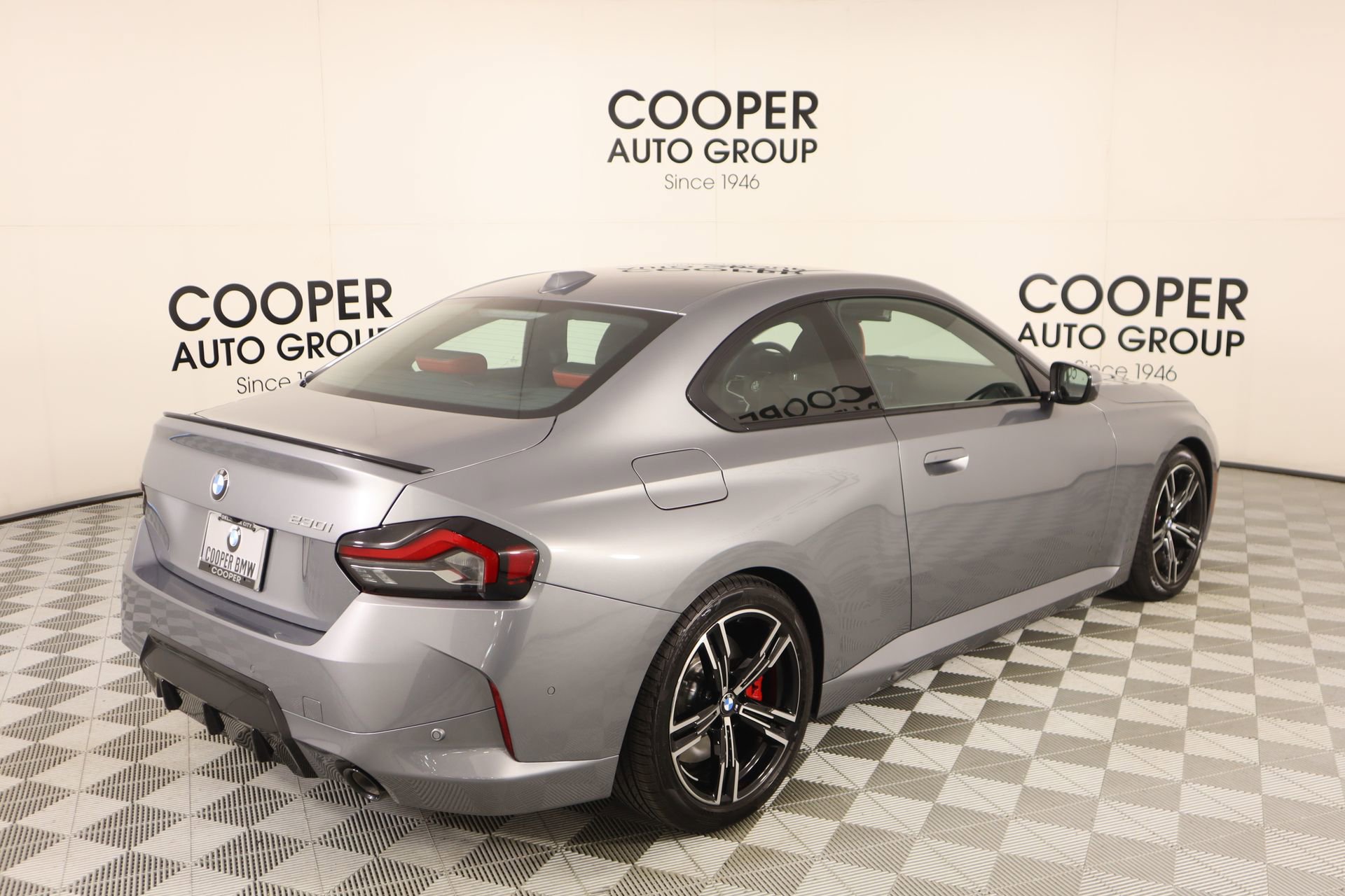 Used 2025 BMW 230i Coupe w/ M Sport Package image 21