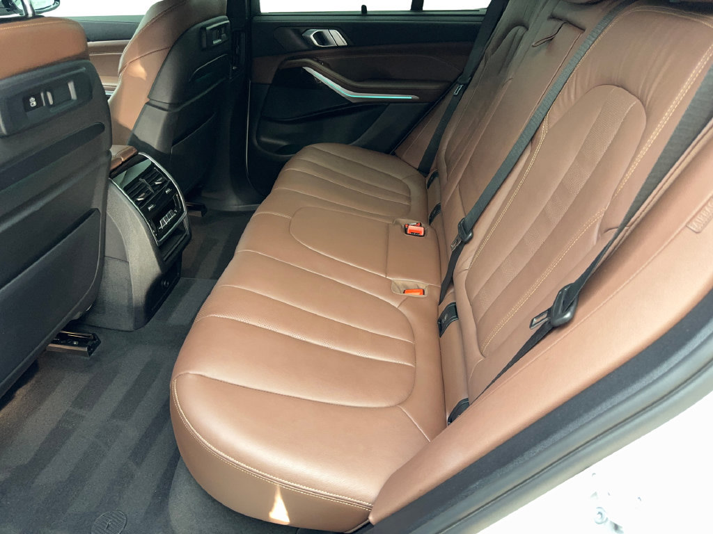 Used 2021 BMW X5 sDrive40i w/ M Sport Package RWD image 35