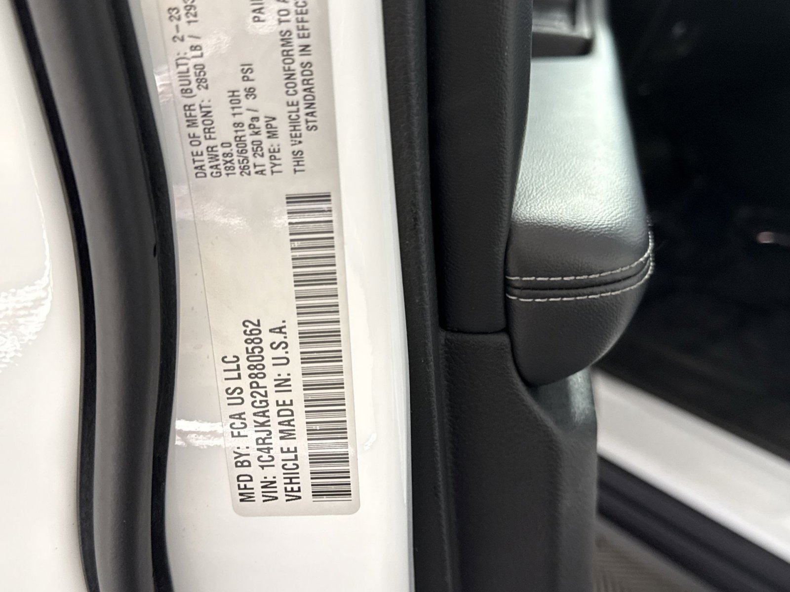 Used 2023 Jeep Grand Cherokee L Laredo image 29