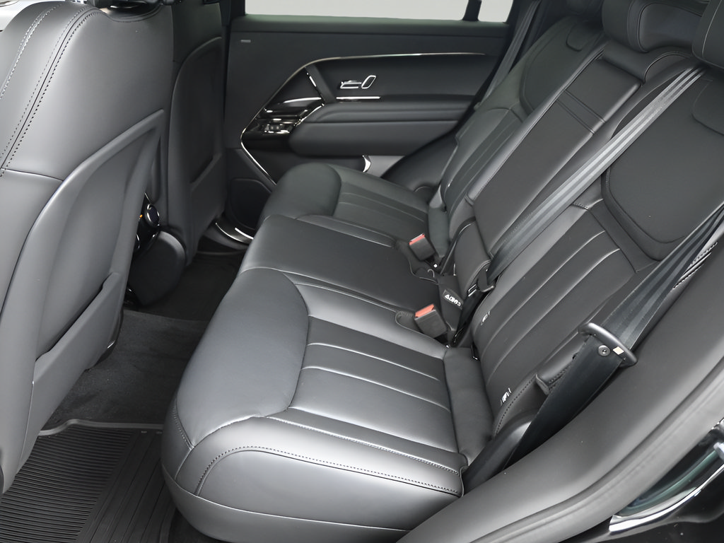 New 2026 Land Rover Range Rover Sport Dynamic SE AWD/4WD image 6