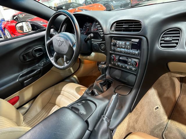 Used 2004 Chevrolet Corvette Coupe image 14