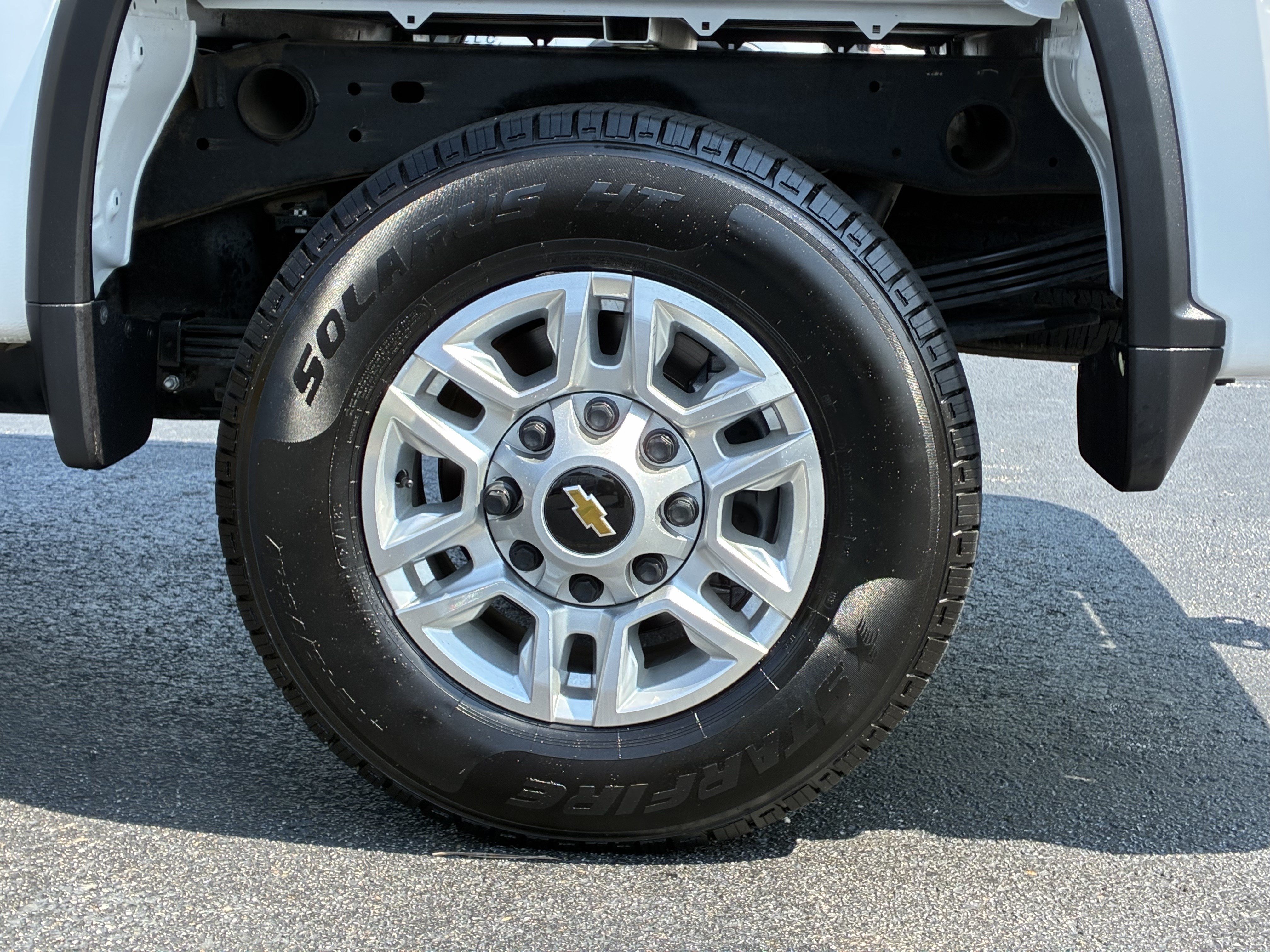 Used 2025 Chevrolet Silverado 2500 LT w/ Convenience Package AWD/4WD image 11