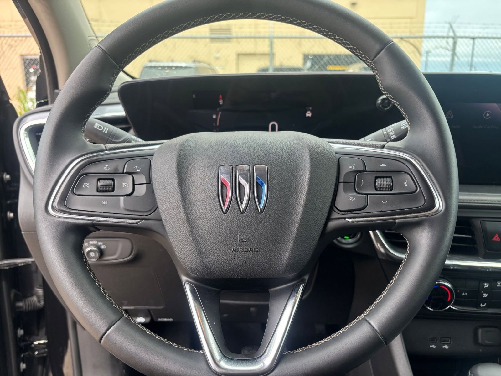 Used 2025 Buick Encore GX Preferred FWD image 27