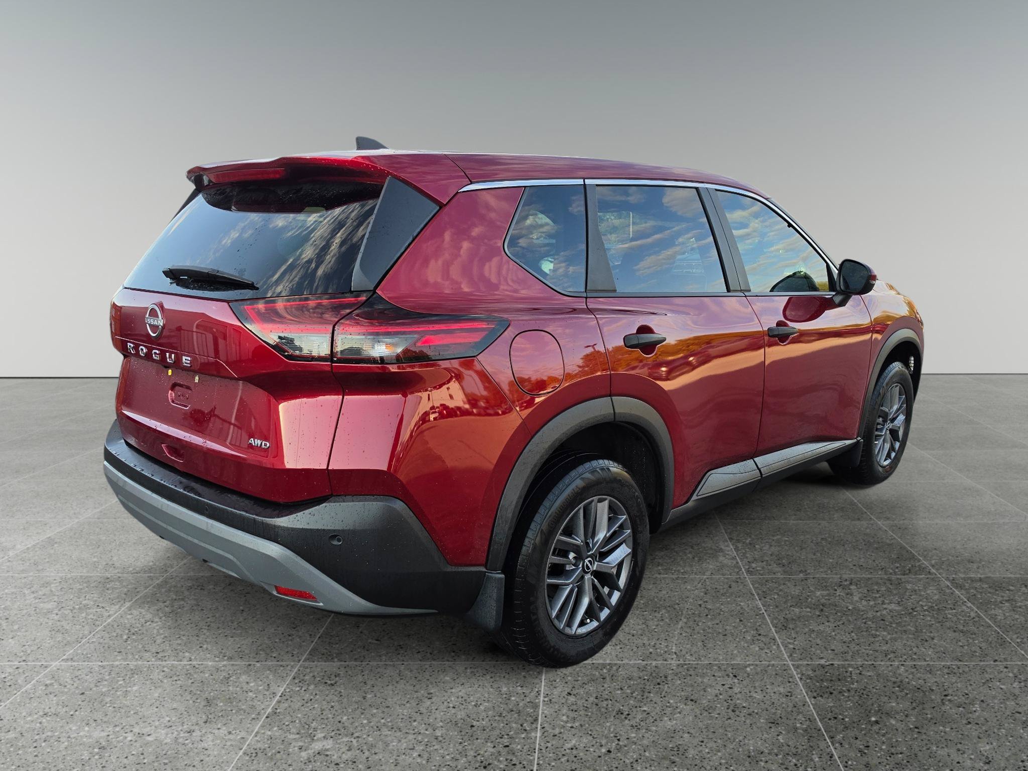 Used 2022 Nissan Rogue S AWD/4WD image 6