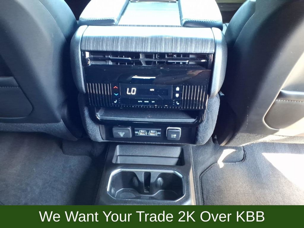 Used 2023 Jeep Wagoneer Series III w/ Premium Group I AWD/4WD image 14