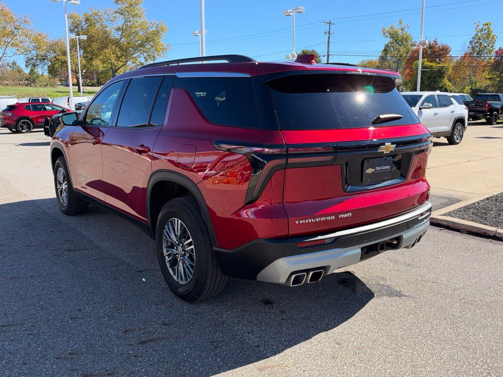 Used 2024 Chevrolet Traverse LT w/ Trailering Package AWD/4WD image 31