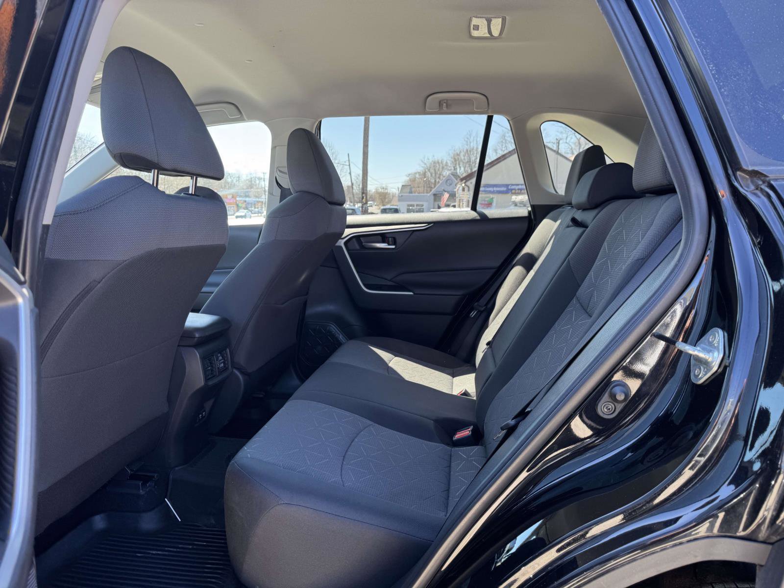Used 2020 Toyota RAV4 XLE w/ All Weather Liner Package AWD/4WD image 9