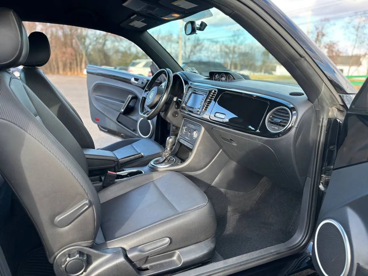 Used 2014 Volkswagen Beetle TDI image 13