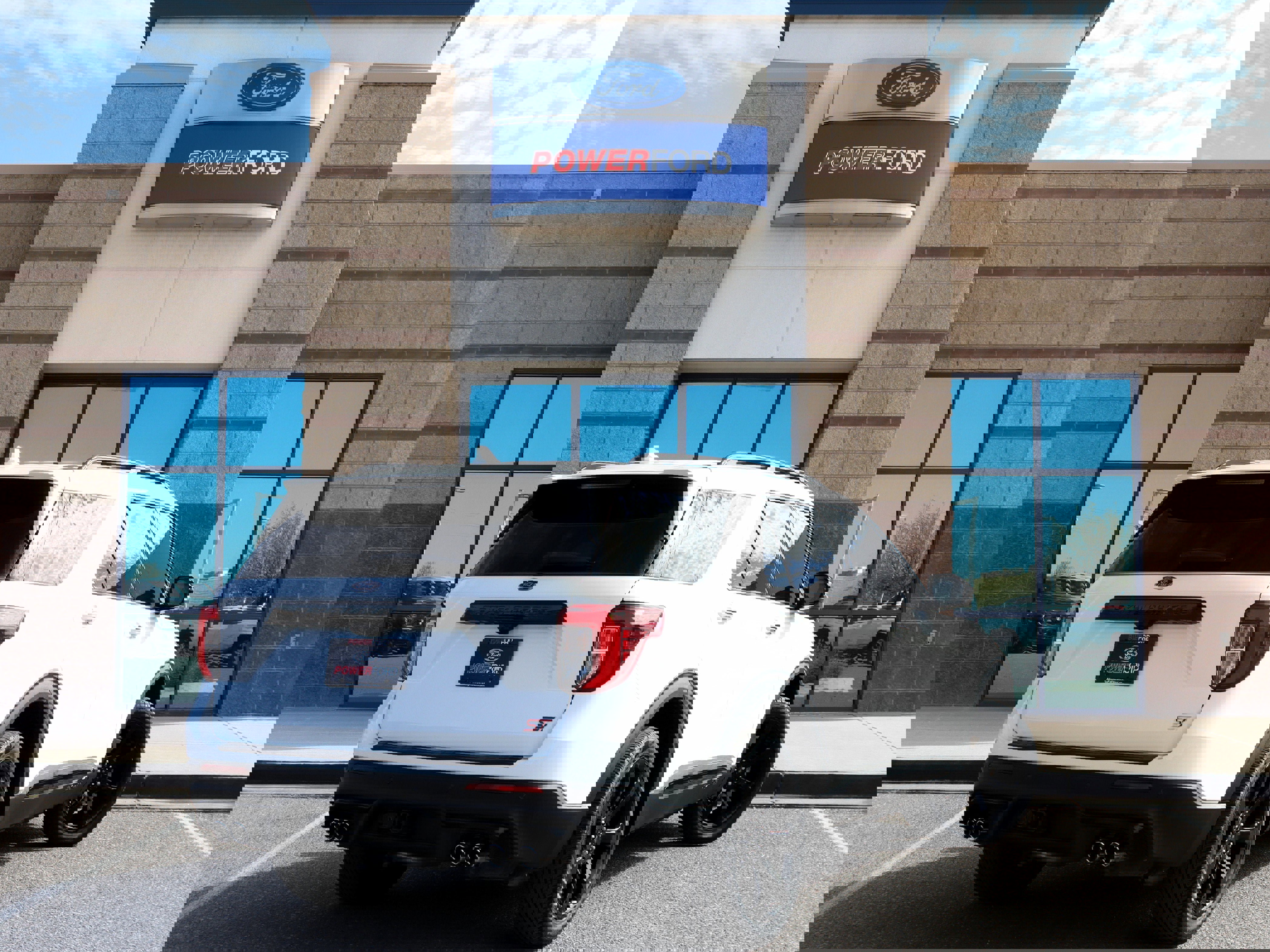 Used 2023 Ford Explorer ST w/ Equipment Group 401A image 6