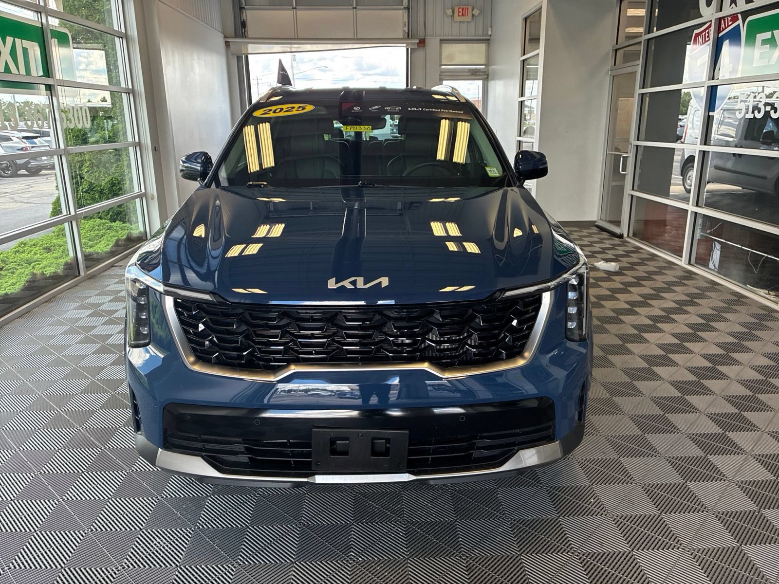 Used 2025 Kia Sorento X-Line EX AWD/4WD image 2