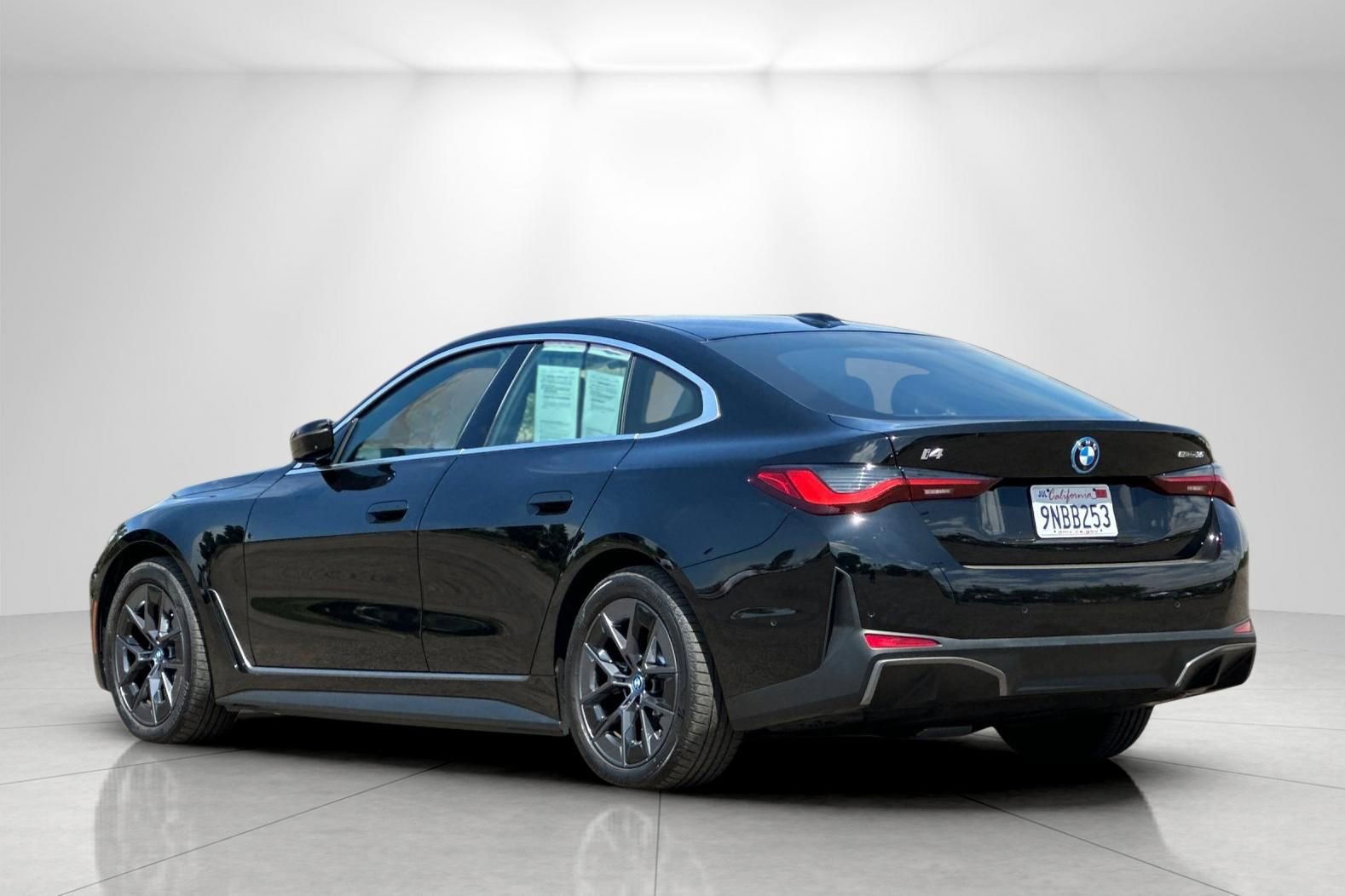Used 2024 BMW i4 eDrive35 w/ Premium Package RWD image 5