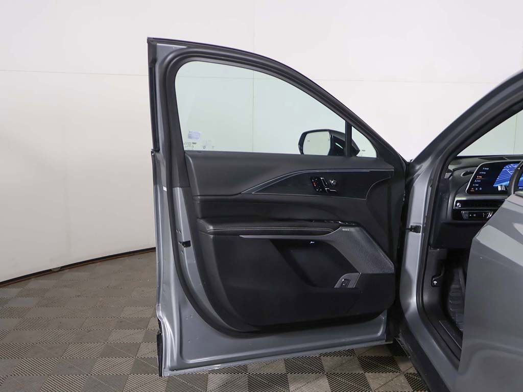 Used 2025 Cadillac Lyriq Sport AWD/4WD image 25