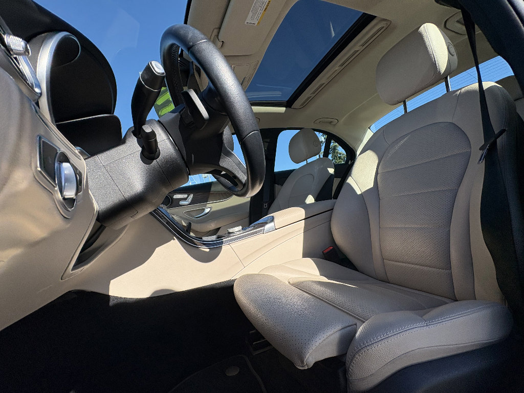 Used 2021 Mercedes-Benz C 300 4MATIC Sedan image 17