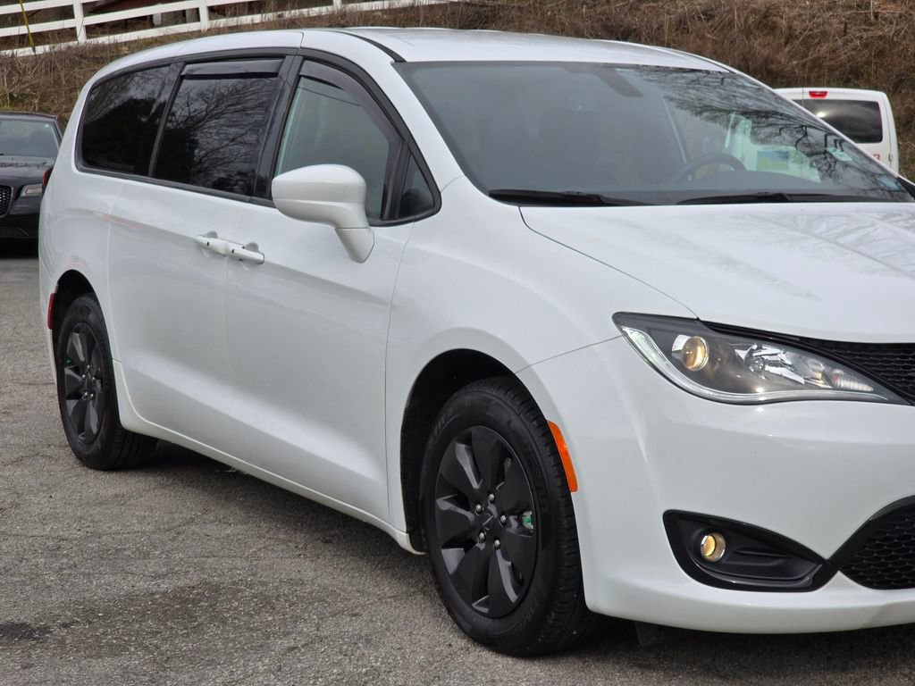 Used 2020 Chrysler Pacifica Touring w/ S Appearance Package image 49