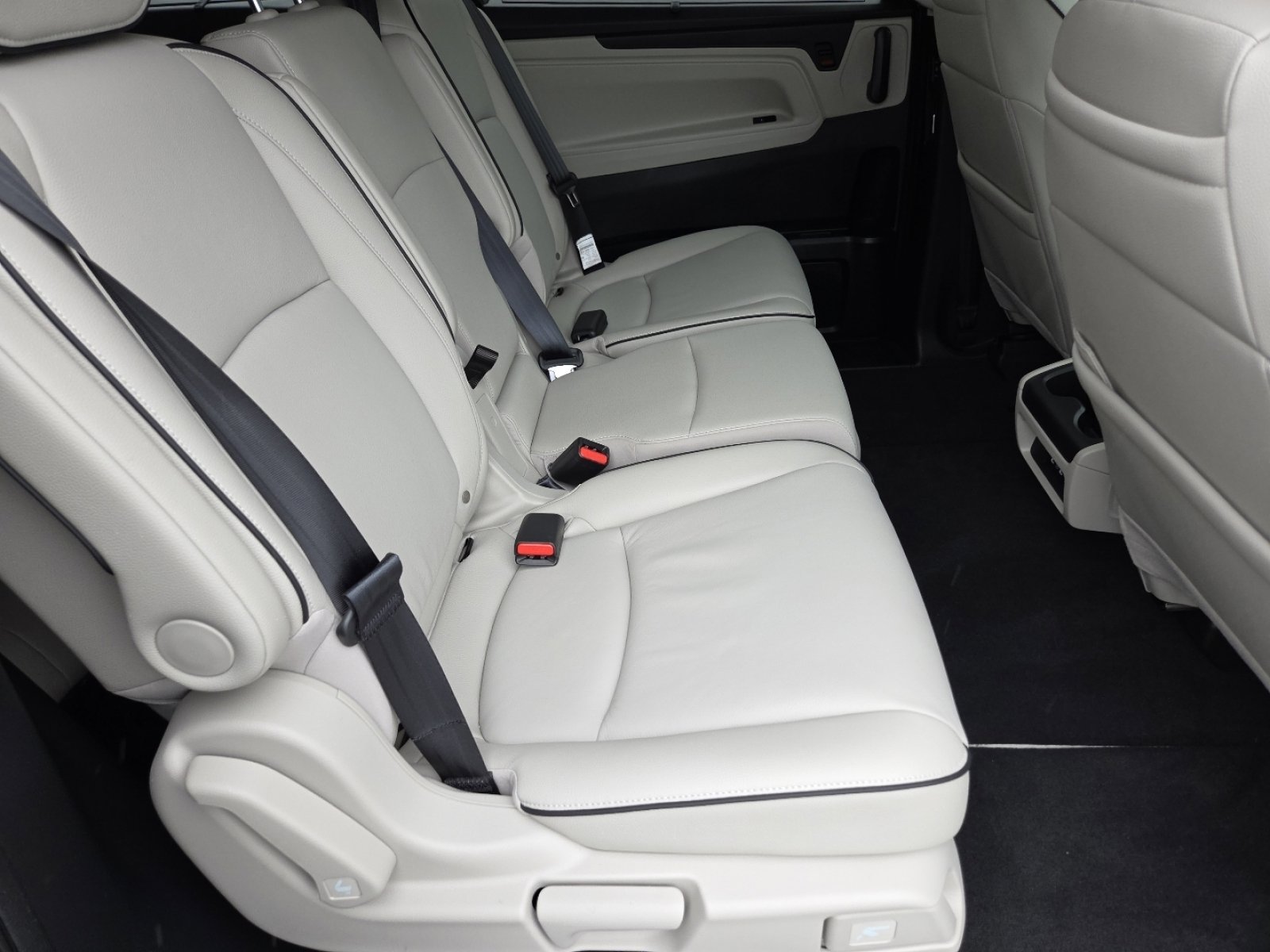 Certified 2025 Honda Odyssey Touring image 28